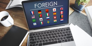 ekrandaki bilgileri ile dizüstü bilgisayar