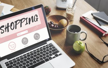 çalışma alanı tablo açılan laptop