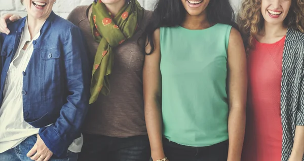 Diversità donne sorridenti — Foto Stock