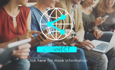 Dijital aygıtlar kullanan insanlar