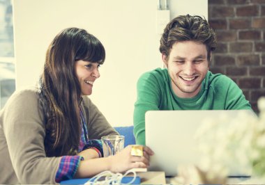 Öğrenciler birlikte öğrenme