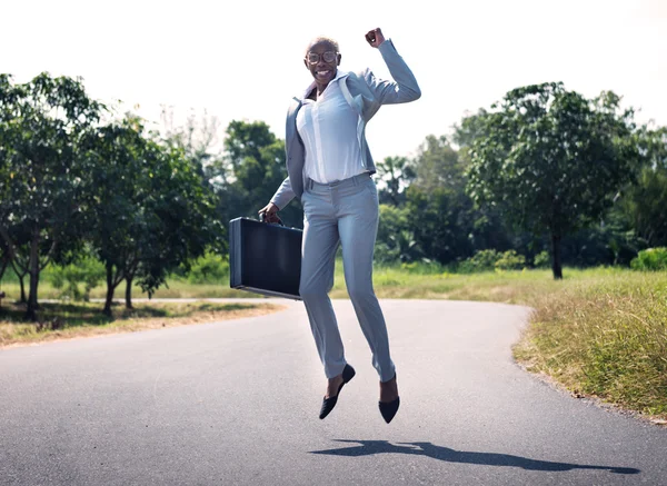 Mujer de negocios afrodescendiente — Foto de Stock