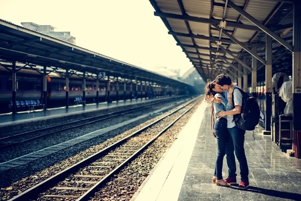 Couple of travelers together — Stock Photo, Image