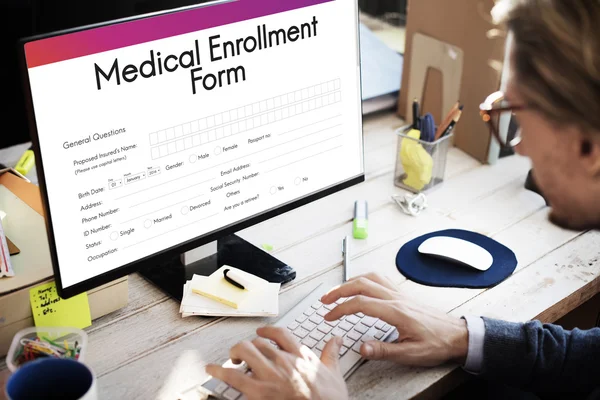 bilgisayarla çalışma iş adamı