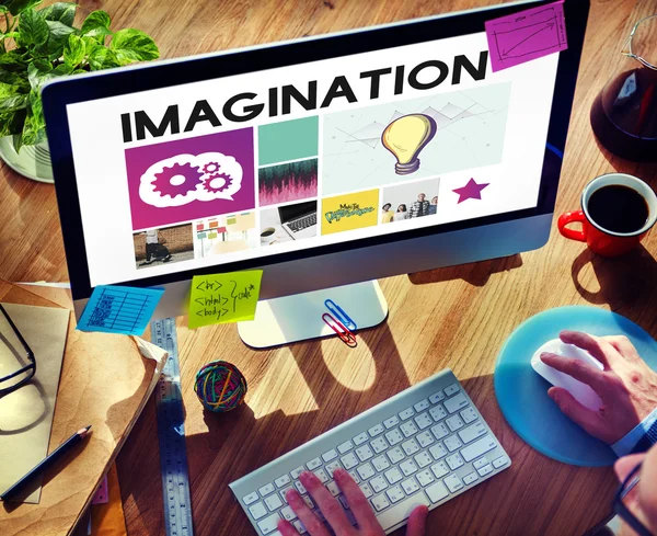 Computer con concetto di immaginazione — Foto Stock