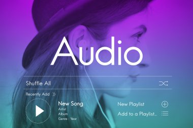 genç kadın müzik dinleme