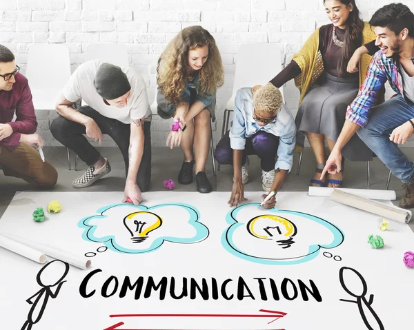 Kattaki insanlar çizim afiş