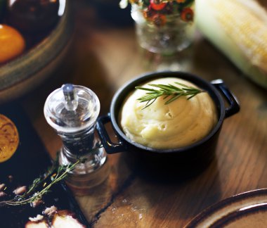 Rosemary ile patates püresi