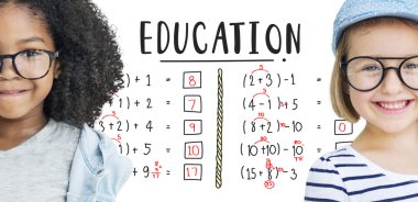 Güzel kız kameraya arıyorum