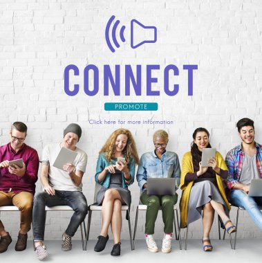 İnsanlar dijital araçları tarama  