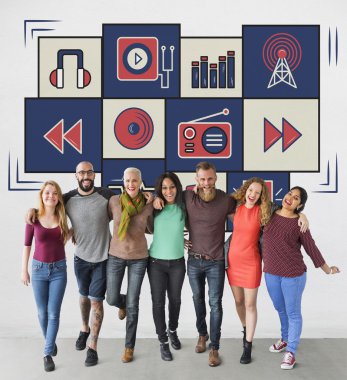 duvarının yakınında standları grubu 