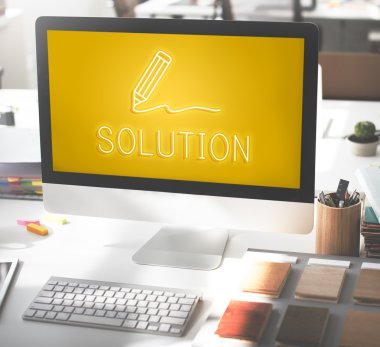 bilgisayar monitöründe çalışma alanı tablosu  