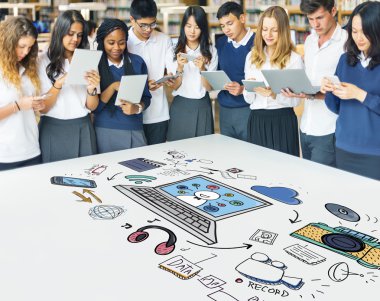 Öğrenciler dijital araçları kullanma