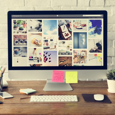 bilgisayar monitöründe çalışma alanı tablosu