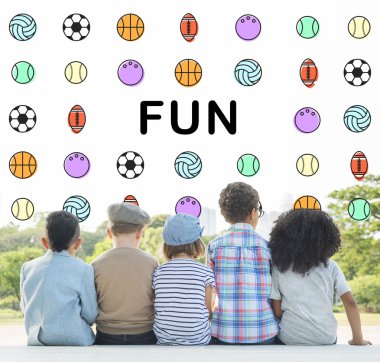 Neşeli çocuklar birlikte eğlenin