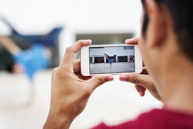 adam telefonda yapma video