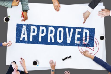 Toplantı masasında iş adamları