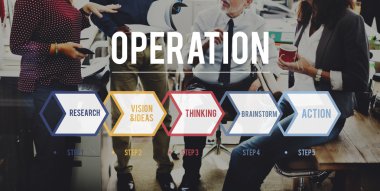 Ofiste çalışan iş adamları