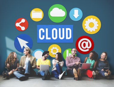 çeşitlilik insanlar oturur duvara yakın