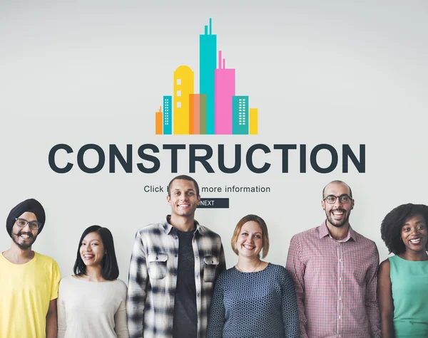 çeşitlilik insanlar duvara yakın duruyor