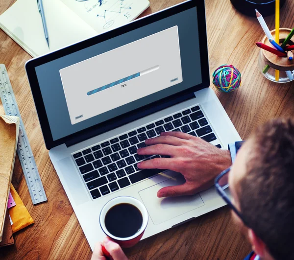 Man using laptop — Stock Photo, Image