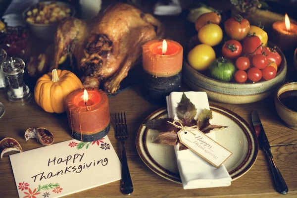 幸せな感謝祭の七面鳥のテーブル — ストック写真