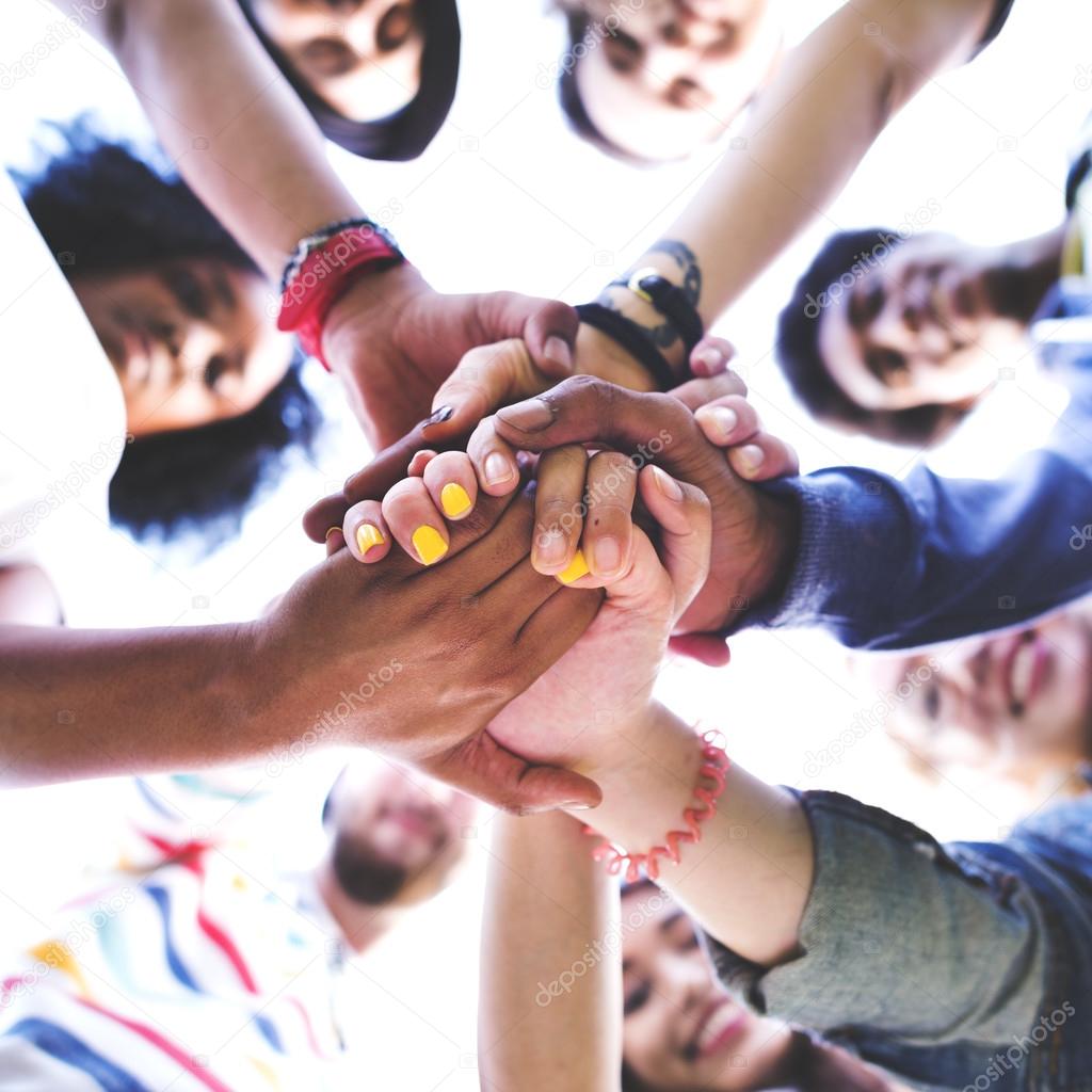 Students team on circle