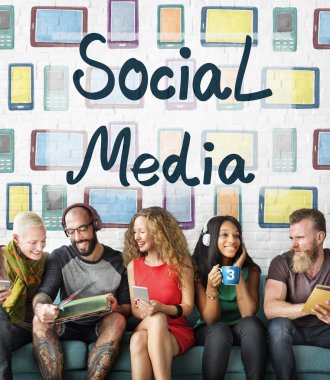 çeşitlilik arkadaş grubu dijital cihazlar