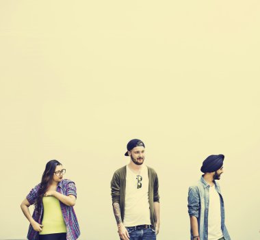 Kameraya poz arkadaşlar