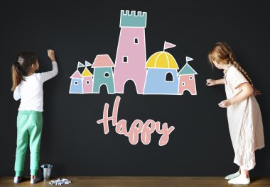 Yazı tahtası üzerinde çizim kızlar