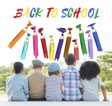 Neşeli çocuklar birlikte eğlenin