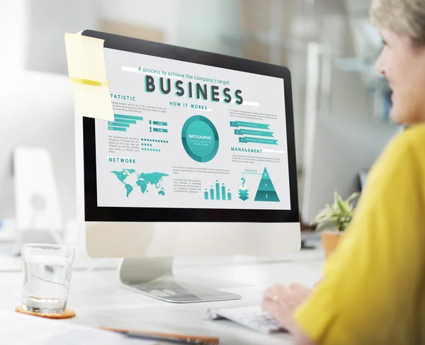 Business woman working in office — Stock Photo, Image