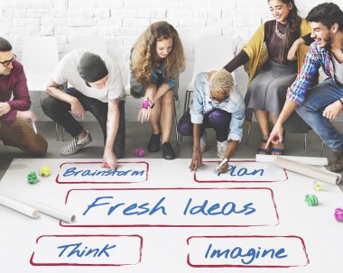 Kattaki insanlar çizim afiş