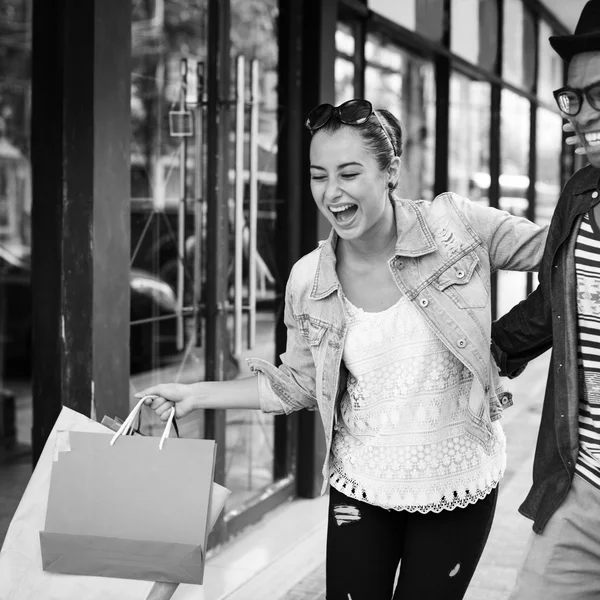 Çift durring müşteriler alışveriş — Stok fotoğraf