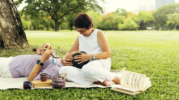 Casal Sênior Namoro — Fotografia de Stock