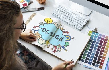 Sketchbook içinde çizim kadın