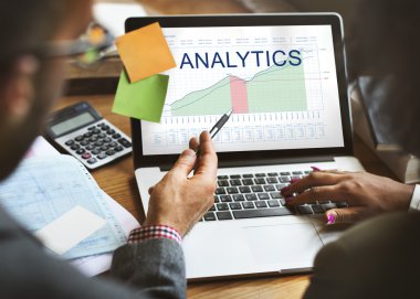 çalışma ve fikirleri tartışmak iş adamları