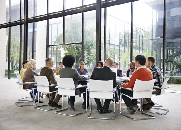 Gruppo di persone d'affari che lavorano alla riunione — Foto Stock