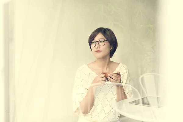 Asian Girl Drinking Tea — Stock Photo, Image