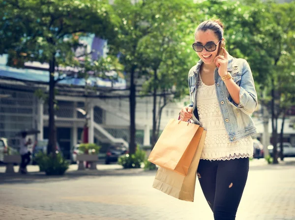 Shopping e consumismo Concetto — Foto Stock