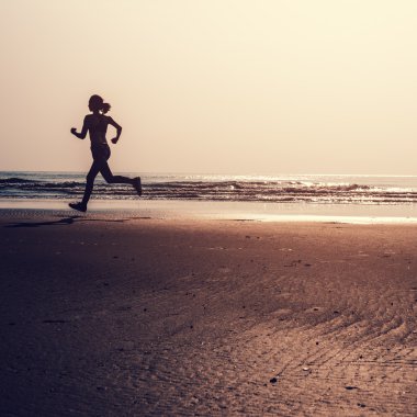 Sportif kadın çalışan 