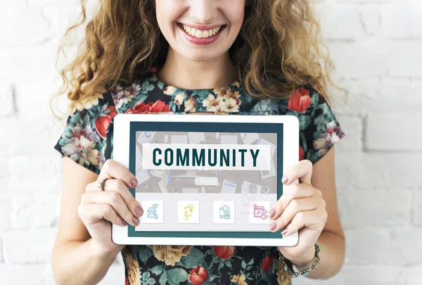 Donna con tablet digitale — Foto Stock