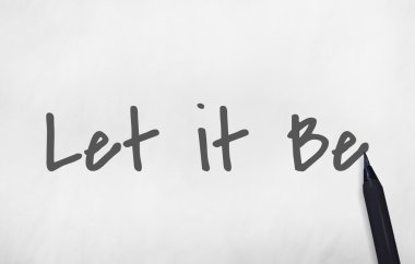 siyah kalemi kağıt üzerinde yazıt 