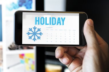 Cep telefonu kullanan adam 