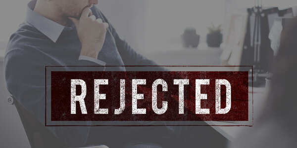 Бизнесмен думает о проекте
