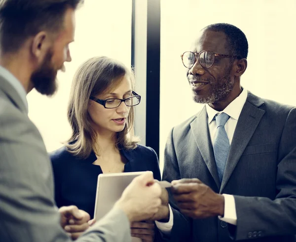 Collega's witte kraag werknemer — Stockfoto