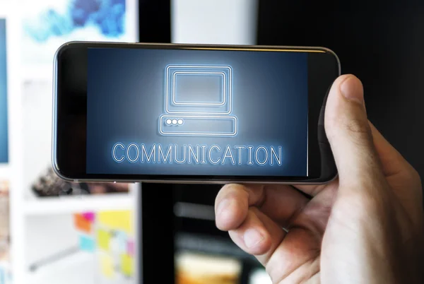 Man som använder mobiltelefon — Stockfoto