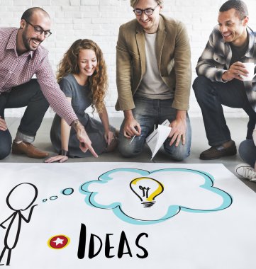 tasarımcılar poster ile çalışma 