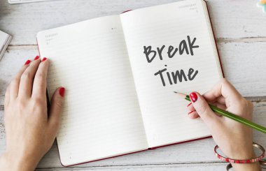 Günlüğe yazan kadın