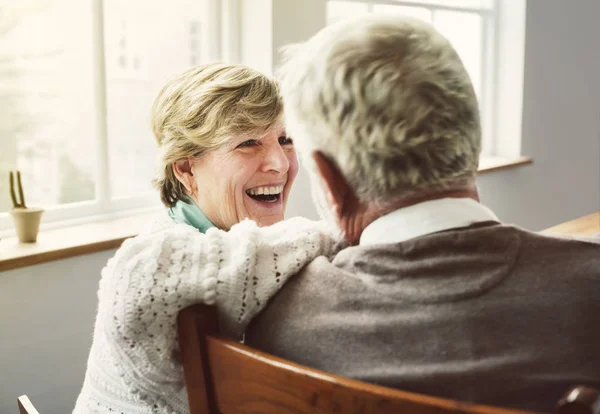 Piękna para starszy w miłości — Zdjęcie stockowe